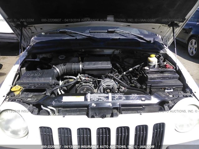 1J4GL48K72W316587 - 2002 JEEP LIBERTY SPORT 白色 照片 10