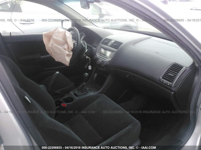 1HGCM55127A042286 - 2007 HONDA ACCORD VALUE SILVER photo 5