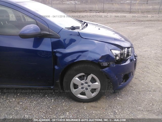 1G1JB6SG8D4137271 - 2013 CHEVROLET SONIC LS ლურჯი ფოტო 6