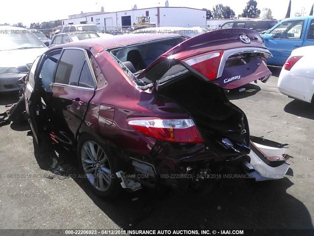 4T1BF1FKXHU752584 - 2017 TOYOTA CAMRY LE/XLE/SE/XSE RED photo 3