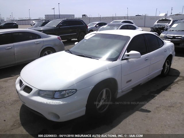 1G2WR52122F219579 - 2002 PONTIAC GRAND PRIX GTP WHITE photo 2