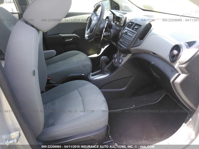 1G1JA5SH3D4122263 - 2013 CHEVROLET SONIC LS SILVER photo 5