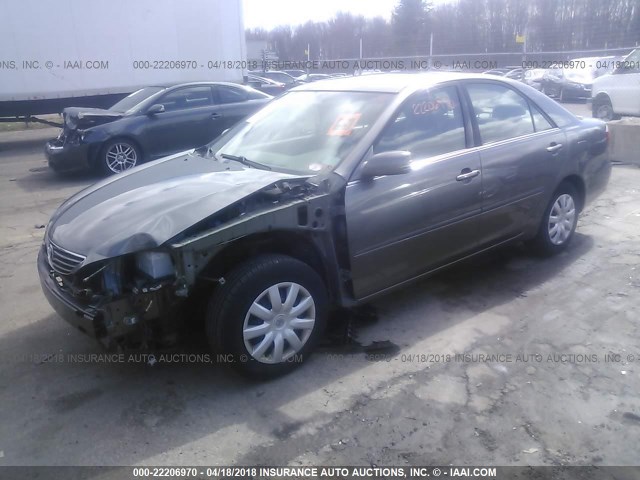 4T1BE30K85U638408 - 2005 TOYOTA CAMRY LE/XLE/SE ნაცრისფერი ფოტო 2