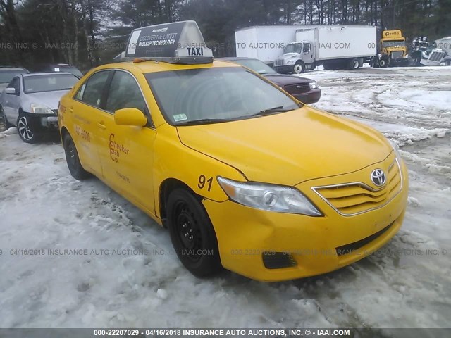 4T1BF3EK3BU667977 - 2011 TOYOTA CAMRY SE/LE/XLE Желтый фото 1