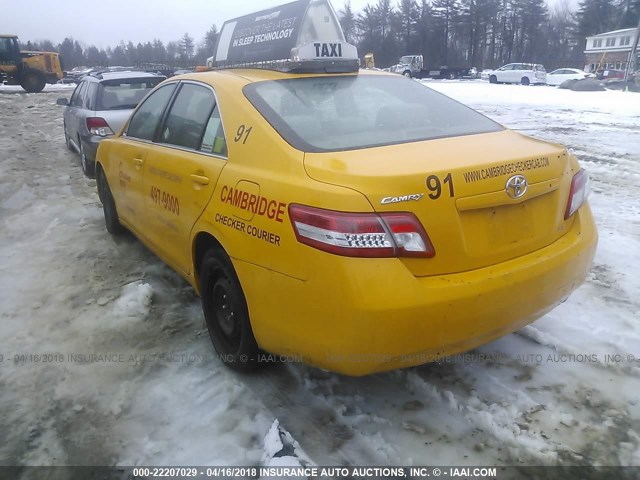 4T1BF3EK3BU667977 - 2011 TOYOTA CAMRY SE/LE/XLE Желтый фото 3