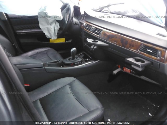 WBAVD33516KV64012 - 2006 BMW 330 XI GRAY photo 5