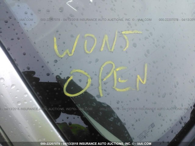 1G1ZE5E73BF128656 - 2011 CHEVROLET MALIBU LTZ SILVER photo 10