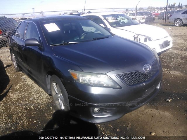 4T1BF3EK8BU118887 - 2011 TOYOTA CAMRY SE/LE/XLE 灰色 照片 1