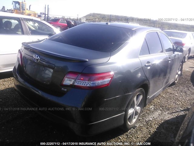 4T1BF3EK8BU118887 - 2011 TOYOTA CAMRY SE/LE/XLE GRAY photo 4