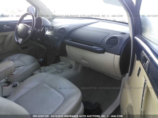 3VWDD21C8YM419729 - 2000 VOLKSWAGEN NEW BEETLE GLX ლურჯი ფოტო 5