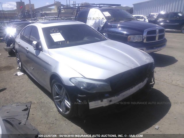 WBAFU9C57BC784878 - 2011 BMW 550 XI SILVER photo 1