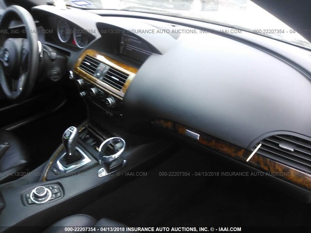 WBAEB5C56AC225430 - 2010 BMW 650 I შავი ფოტო 5