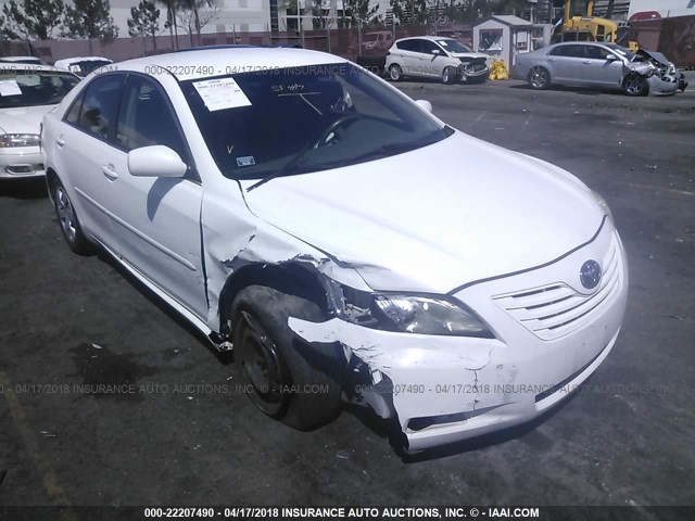4T1BE46K67U595560 - 2007 TOYOTA CAMRY NEW GENERAT CE/LE/XLE/SE WHITE photo 1