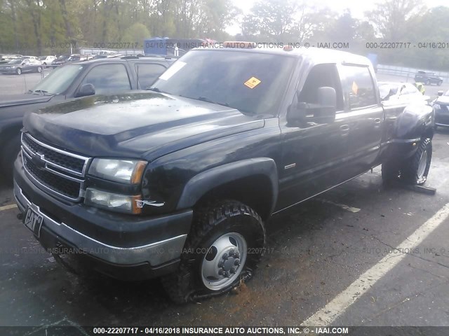 1GCJK33216F106377 - 2006 CHEVROLET SILVERADO K3500 BLACK photo 2