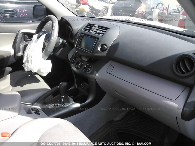 2T3DF4DV3BW092281 - 2011 TOYOTA RAV4 LIMITED SILVER photo 5