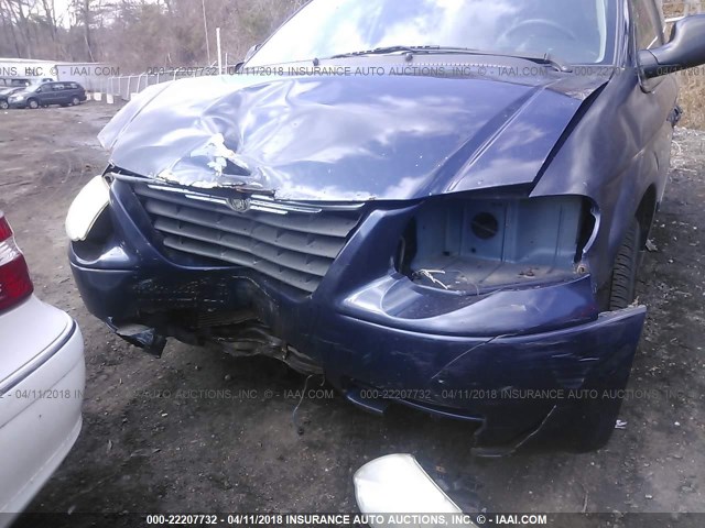 2C4GP54L95R325402 - 2005 CHRYSLER TOWN & COUNTRY TOURING BLUE photo 6