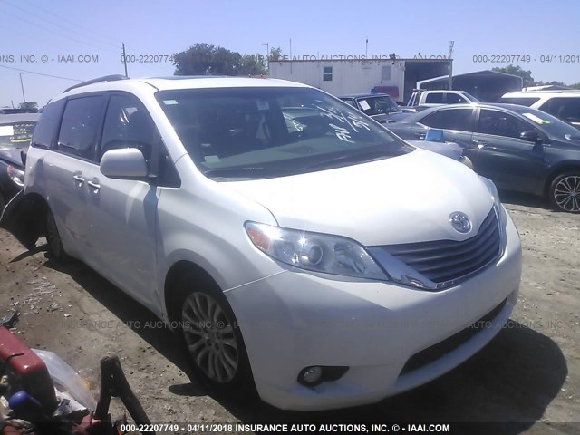 5TDYK3DC4FS549290 - 2015 TOYOTA SIENNA XLE/LIMITED WHITE photo 1