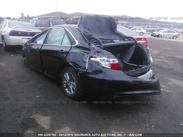4T1BF1FK2FU975702 - 2015 TOYOTA CAMRY LE/XLE/SE/XSE BLACK photo 3