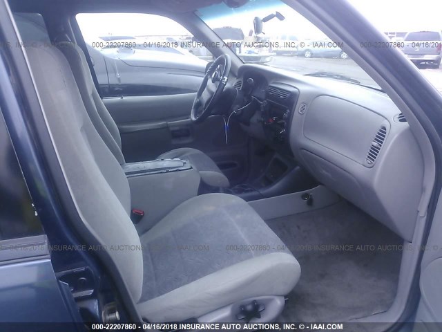 1FMZU73E4YZA34442 - 2000 FORD EXPLORER XLT BLUE photo 5