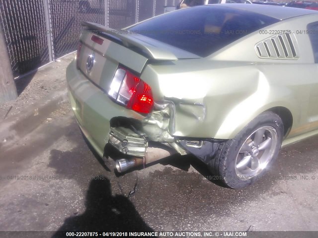 1ZVHT82H965227403 - 2006 FORD MUSTANG GT GREEN photo 6