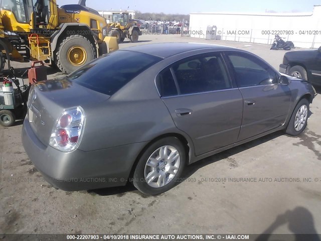 1N4AL11D45C292475 - 2005 NISSAN ALTIMA S/SL GRAY photo 4