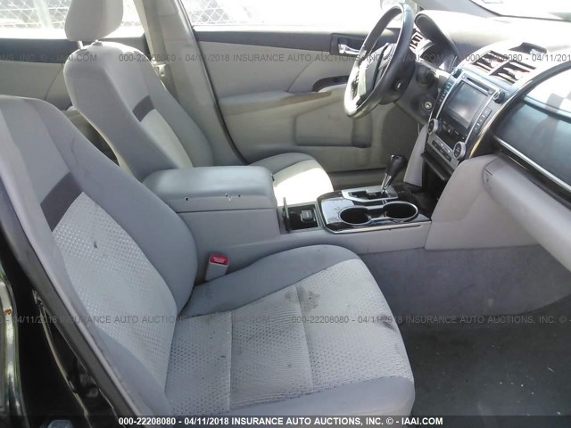 4T4BF1FK2CR231910 - 2012 TOYOTA CAMRY SE/LE/XLE შავი ფოტო 5