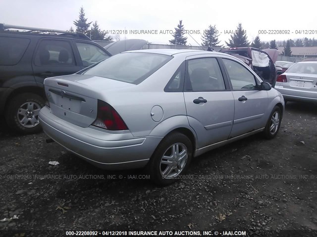 1FAFP34P13W282946 - 2003 FORD FOCUS SE/SE COMFORT/SE SPORT SILVER photo 4