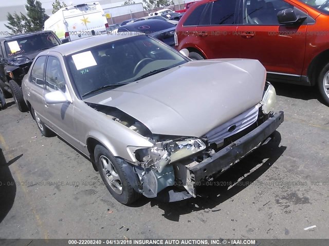 JT2BG28K4W0188206 - 1998 TOYOTA CAMRY LE/XLE GOLD photo 1