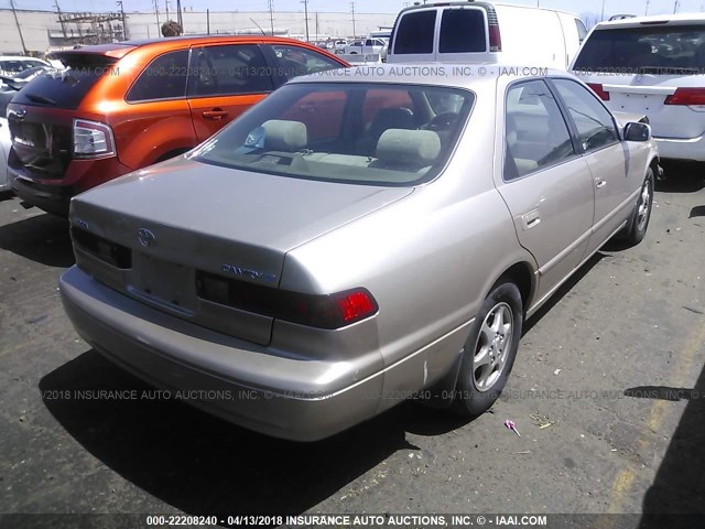 JT2BG28K4W0188206 - 1998 TOYOTA CAMRY LE/XLE GOLD photo 4