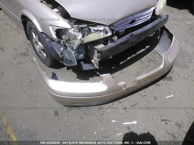 JT2BG28K4W0188206 - 1998 TOYOTA CAMRY LE/XLE GOLD photo 6