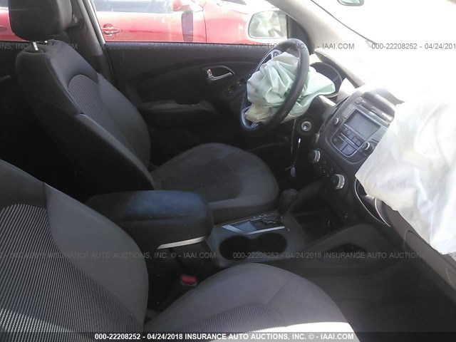 KM8JU3AC5DU579726 - 2013 HYUNDAI TUCSON GLS/LIMITED თეთრი ფოტო 5