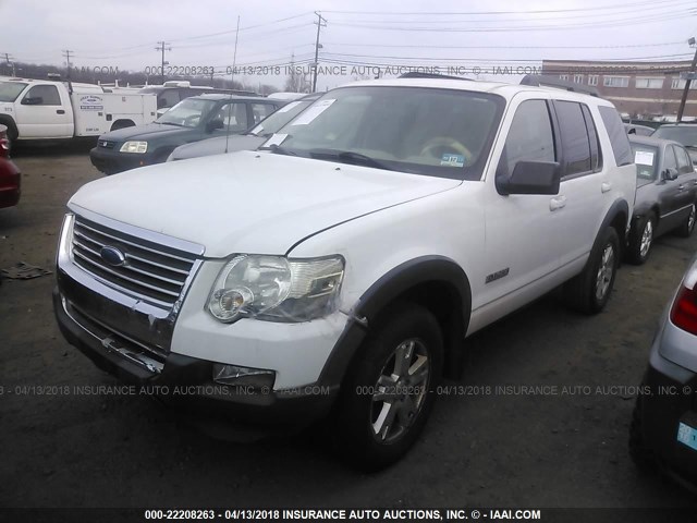 1FMEU73E67UA85970 - 2007 FORD EXPLORER XLT WHITE photo 2