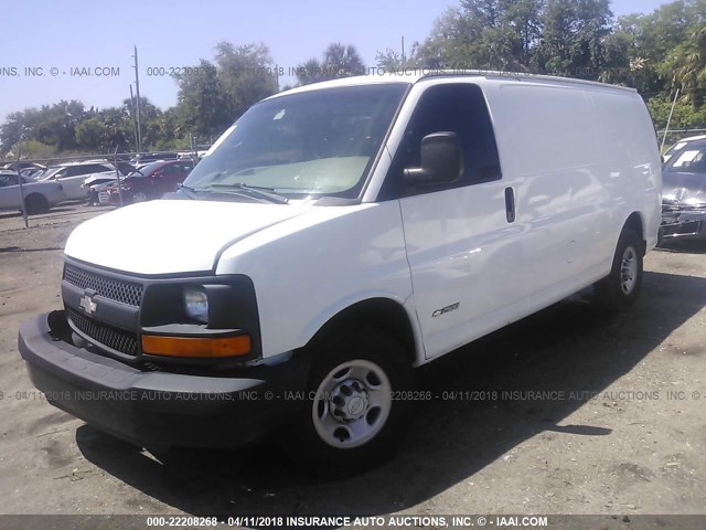 1GCGG25V161187813 - 2006 CHEVROLET EXPRESS G2500  WHITE photo 2