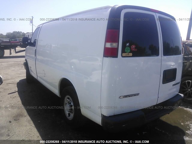 1GCGG25V161187813 - 2006 CHEVROLET EXPRESS G2500  WHITE photo 3