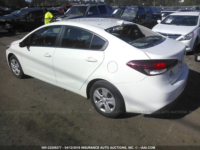 3KPFK4A73HE012802 - 2017 KIA FORTE LX WHITE photo 3