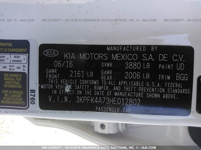 3KPFK4A73HE012802 - 2017 KIA FORTE LX WHITE photo 9