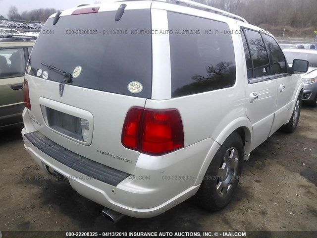 5LMFU28535LJ01123 - 2005 LINCOLN NAVIGATOR WHITE photo 4