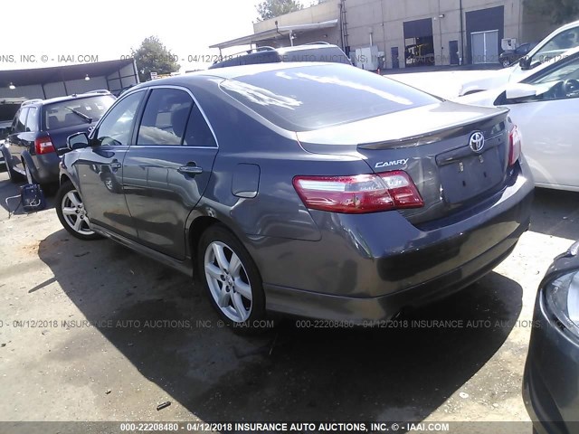 4T1BK46K77U007724 - 2007 TOYOTA CAMRY NEW GENERAT LE/XLE/SE GRAY photo 3