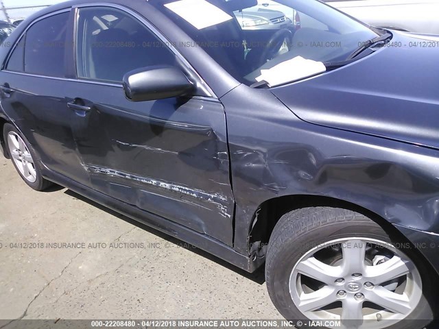4T1BK46K77U007724 - 2007 TOYOTA CAMRY NEW GENERAT LE/XLE/SE GRAY photo 6