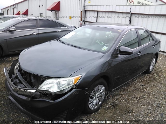 4T1BF1FK2DU231157 - 2013 TOYOTA CAMRY L/SE/LE/XLE GRAY photo 2