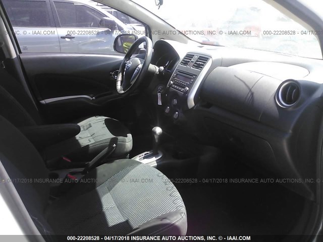 3N1CE2CP7EL418426 - 2014 NISSAN VERSA NOTE S/S PLUS/SV/SL WHITE photo 5