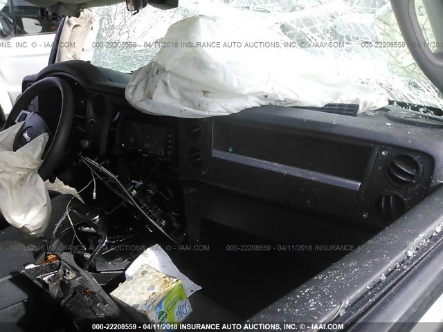 1J8HH48K68C188678 - 2008 JEEP COMMANDER SPORT Grau Foto 5