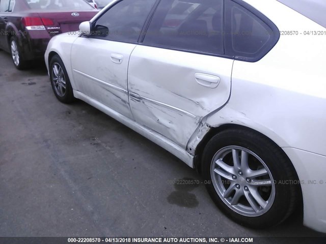 4S3BL616657206458 - 2005 SUBARU LEGACY 2.5I WHITE photo 6