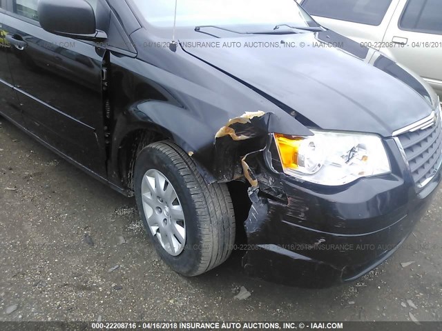 2A8HR44H18R106693 - 2008 CHRYSLER TOWN & COUNTRY LX GRAY photo 6