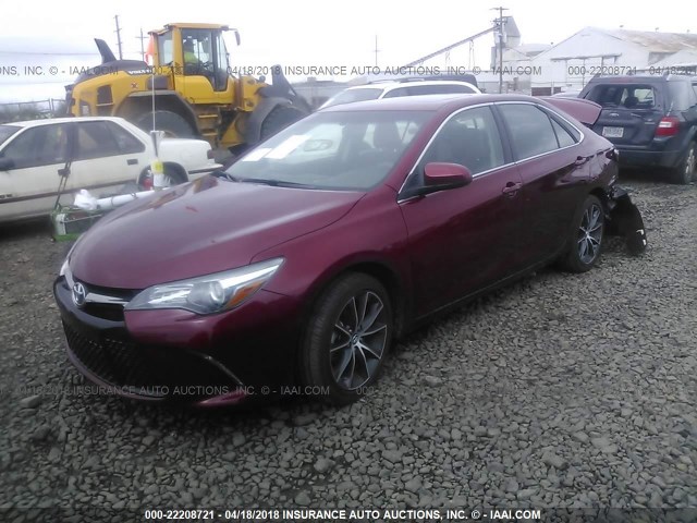 4T1BF1FKXHU711405 - 2017 TOYOTA CAMRY LE/XLE/SE/XSE RED photo 2