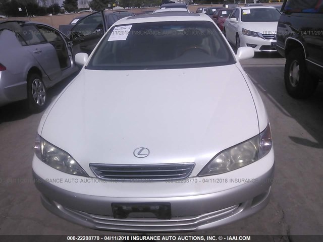 JT8BF28GXY0284493 - 2000 LEXUS ES 300 WHITE photo 6