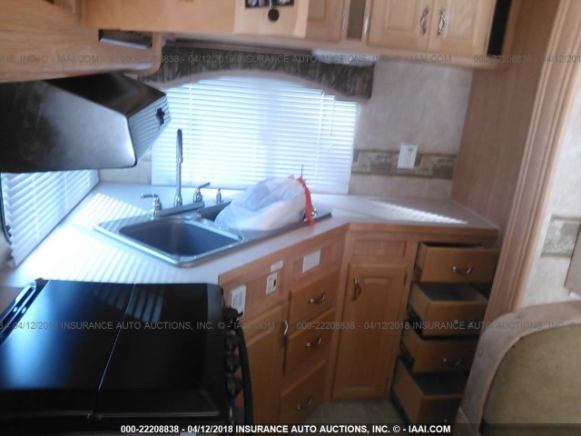 4XTFS29297C468689 - 2007 THOR OTHER  თეთრი ფოტო 8