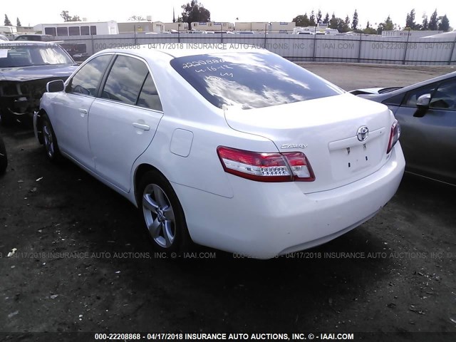 4T1BF3EK5AU568494 - 2010 TOYOTA CAMRY SE/LE/XLE WHITE photo 3