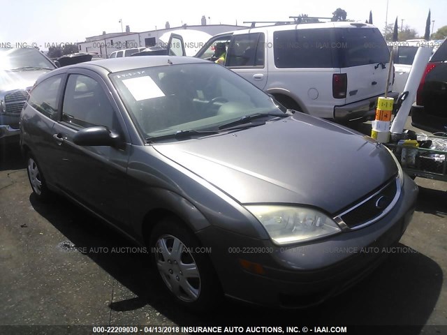 1FAFP31N57W161314 - 2007 FORD FOCUS ZX3/S/SE/SES GRAY photo 1