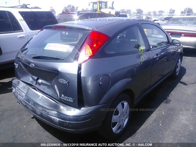 1FAFP31N57W161314 - 2007 FORD FOCUS ZX3/S/SE/SES GRAY photo 4